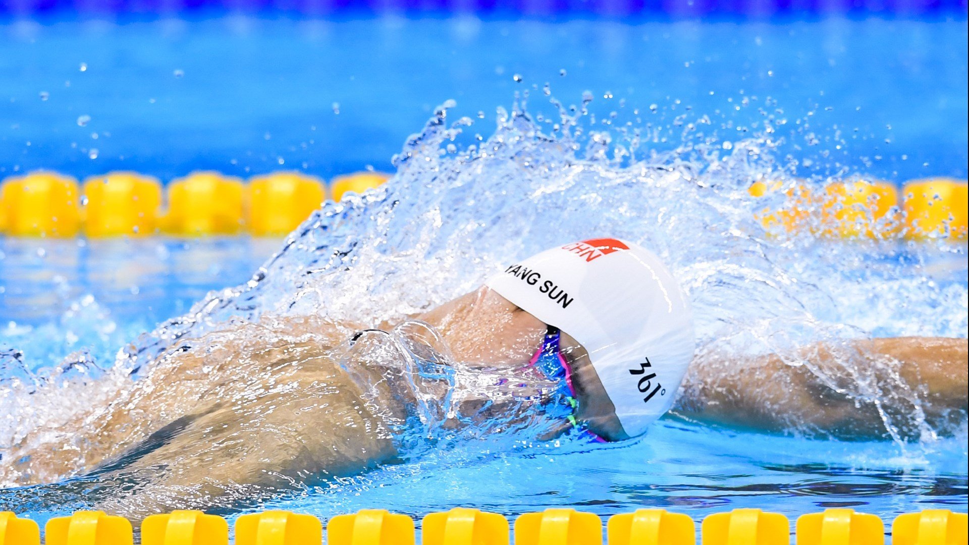 kaiyun登录入口-女子泳将赛后含泪致谢团队，女子游泳重赛结果